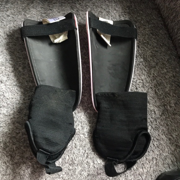 Adidas soccer gear - Picture 4 of 4